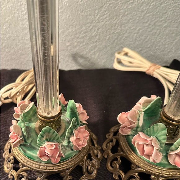 Two Vintage Capodimonte-style Porcelain and Brass Accent Lamps Read Description* - Picture 2 of 13